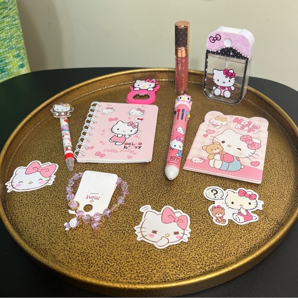 Hello Kitty Stationery and Accessories Bundle - Picture 1 of 8